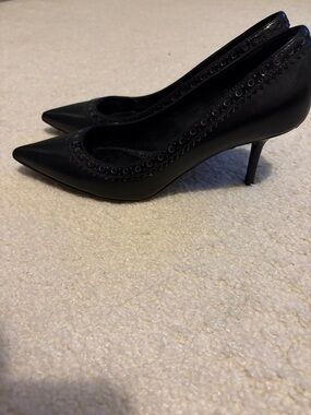 Burberry Black Pointed Leather Heels